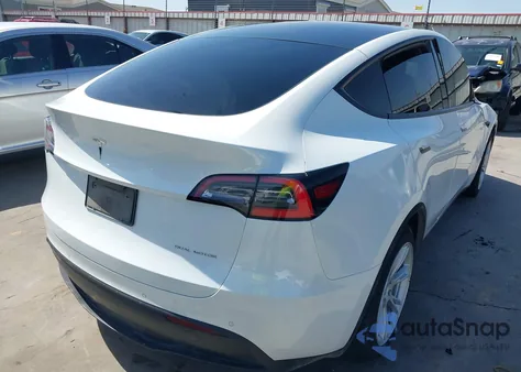 2021 Tesla Model Y Long Range Dual Motor All-Wheel Drive z USA, uszkodzony, nr VIN 5YJYGDEE8MF069679